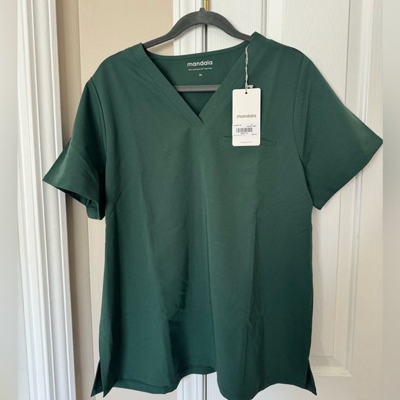 Mandala One-Pocket Scrub Top (XL, Midnight Green) - Picture 2 of 3